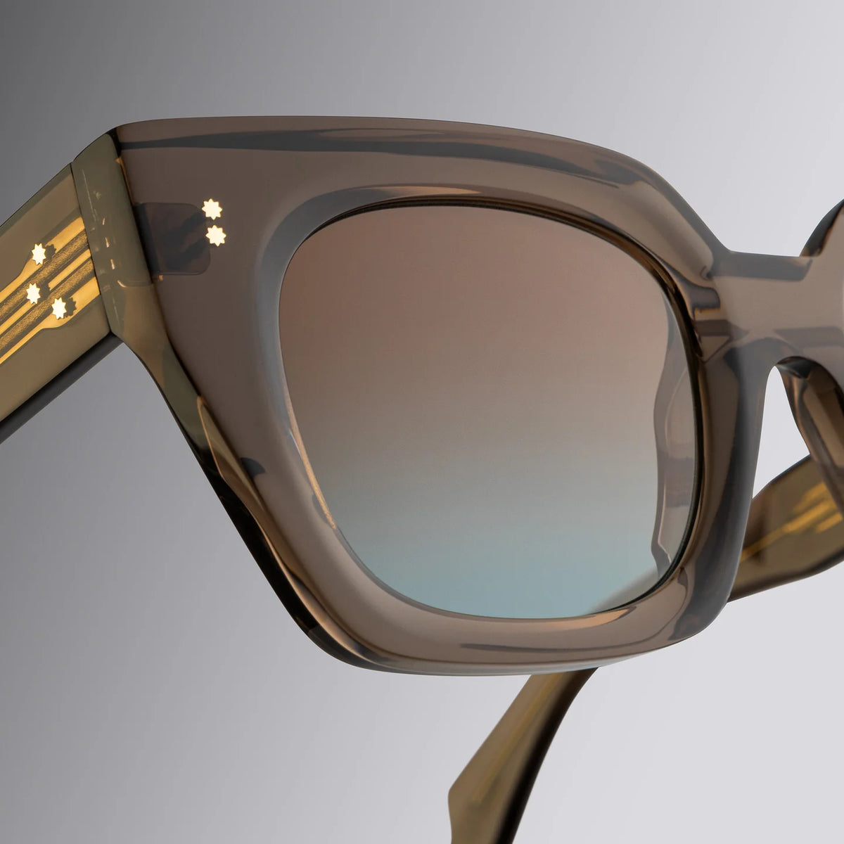 Cutler and Gross 1422 191/350 – Crystal Brown detail view