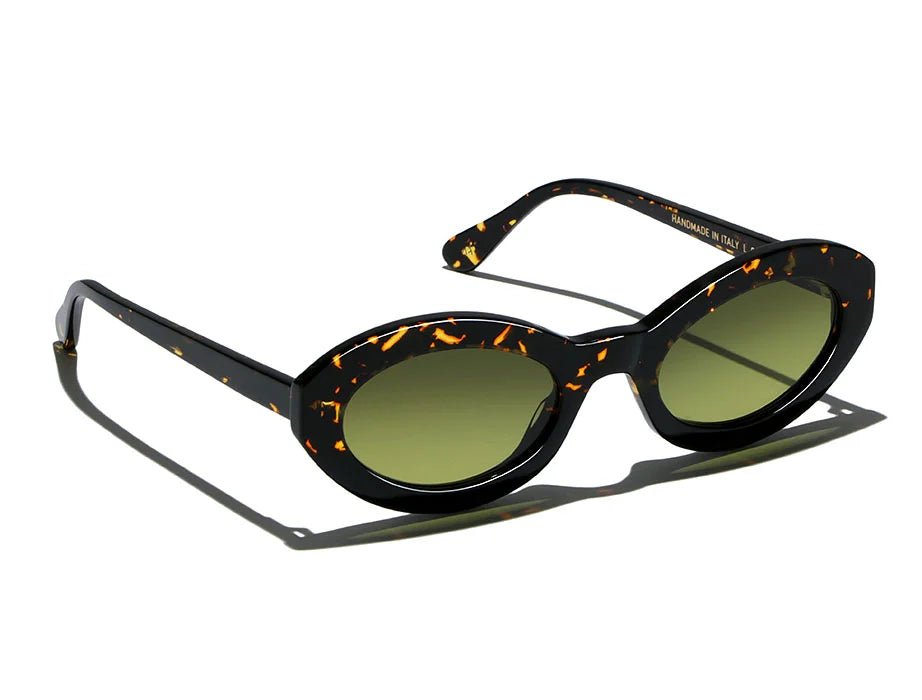 L.G.R DAWA 6441 — angled view